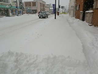 市日通り除雪前 (5).jpg